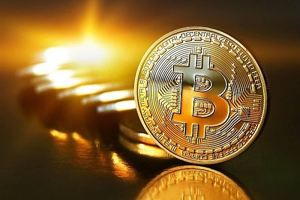 比特币7万美金